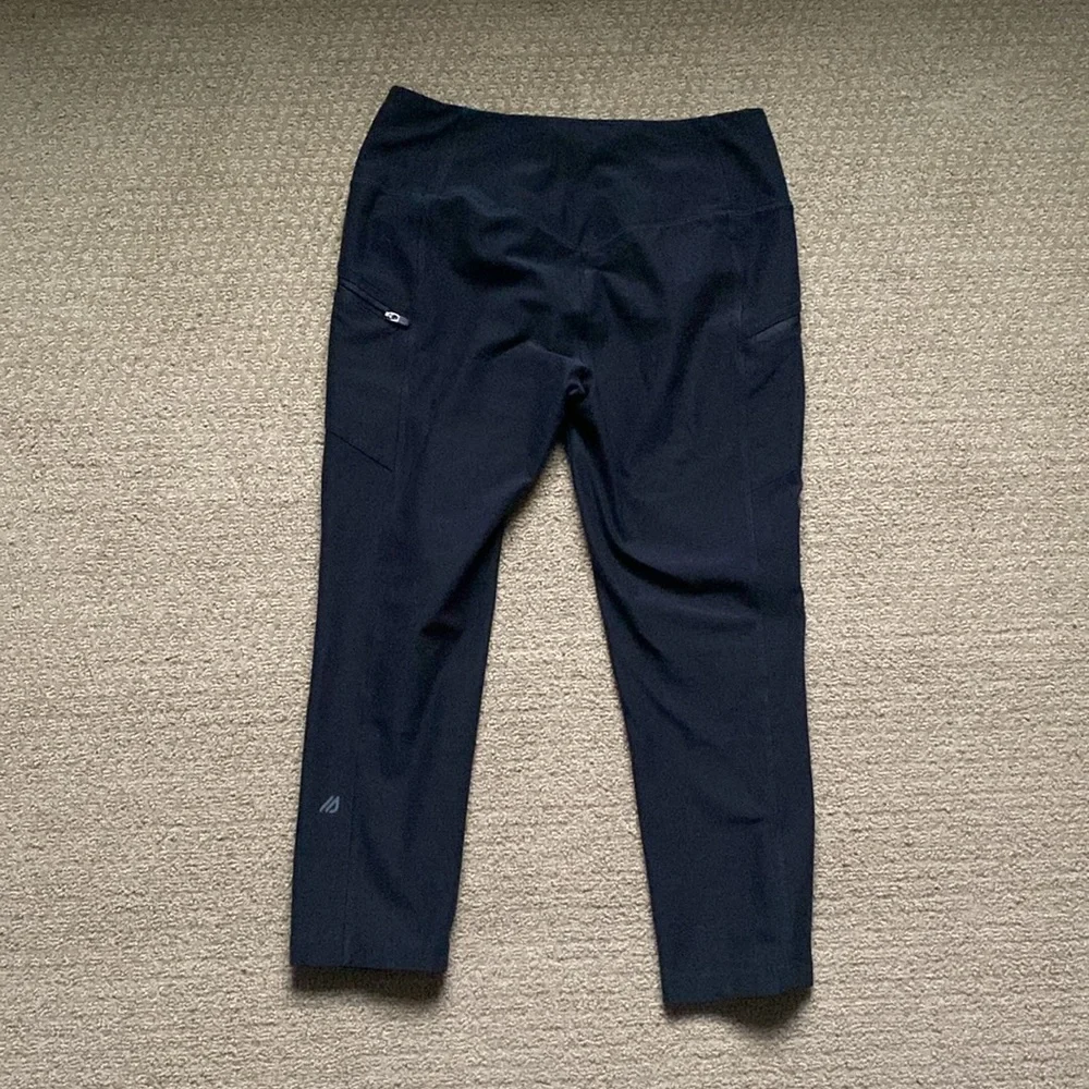 Eddie Bauer high rise capri trail tights - Picture 2 of 6